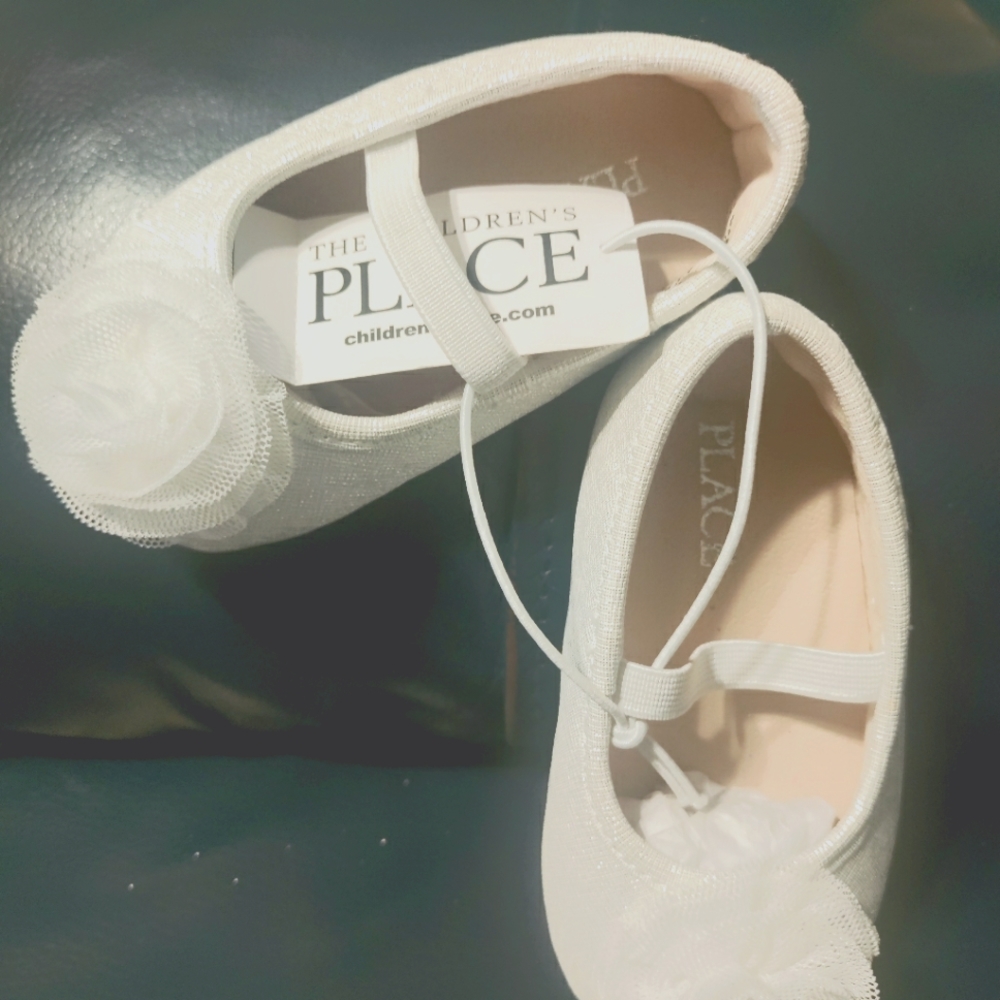 Beautiful baby girl (0-6 m) dress shoes for girls